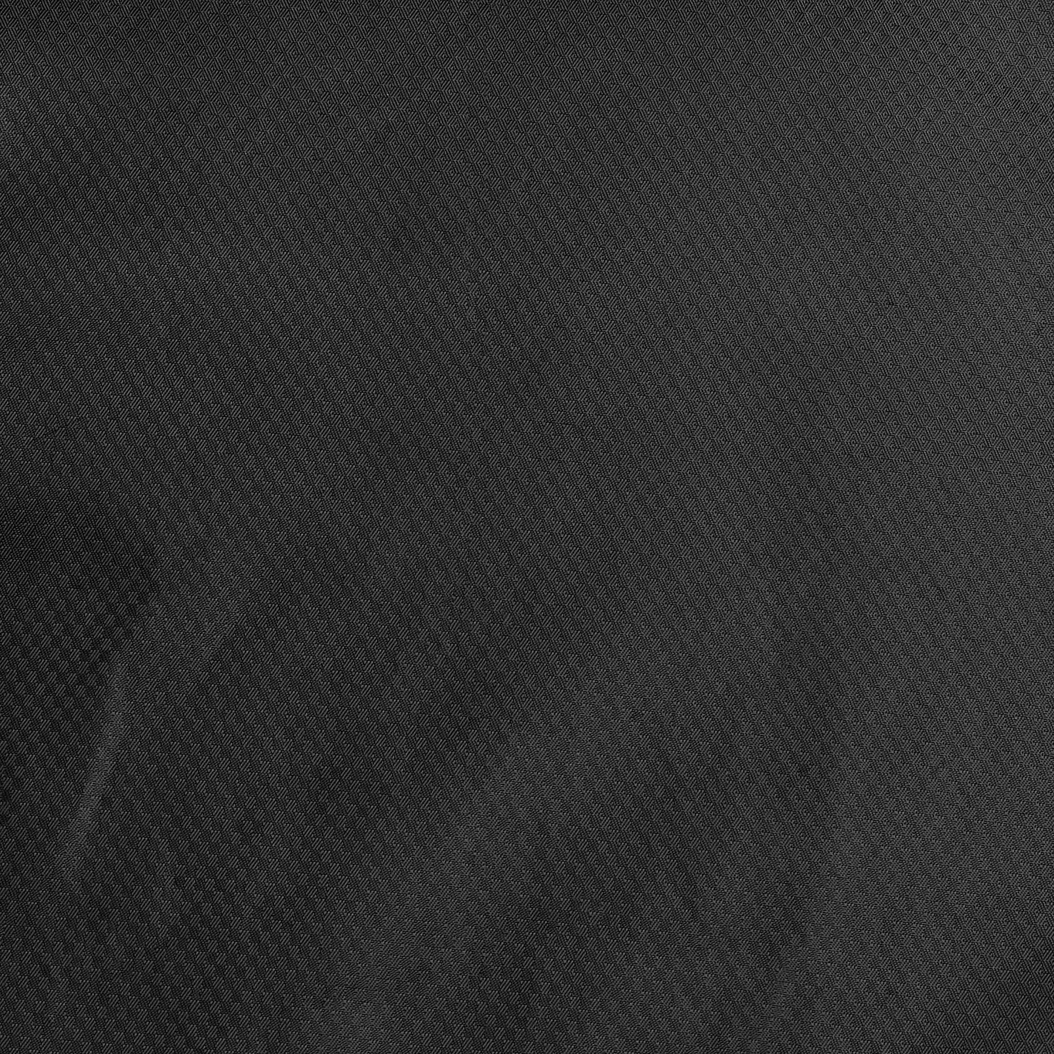 Närbild av svart strukturerat tyg på All-weather jacket Monaco v24, Match & Training wear, fotboll.