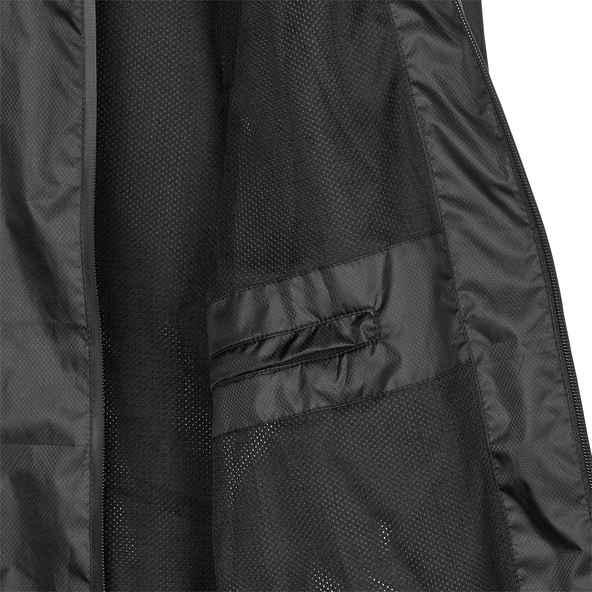 Närbild av svart All-weather jacket Monaco v24, Match & Training wear, med innerfoder i mesh och dragkedjeficka.