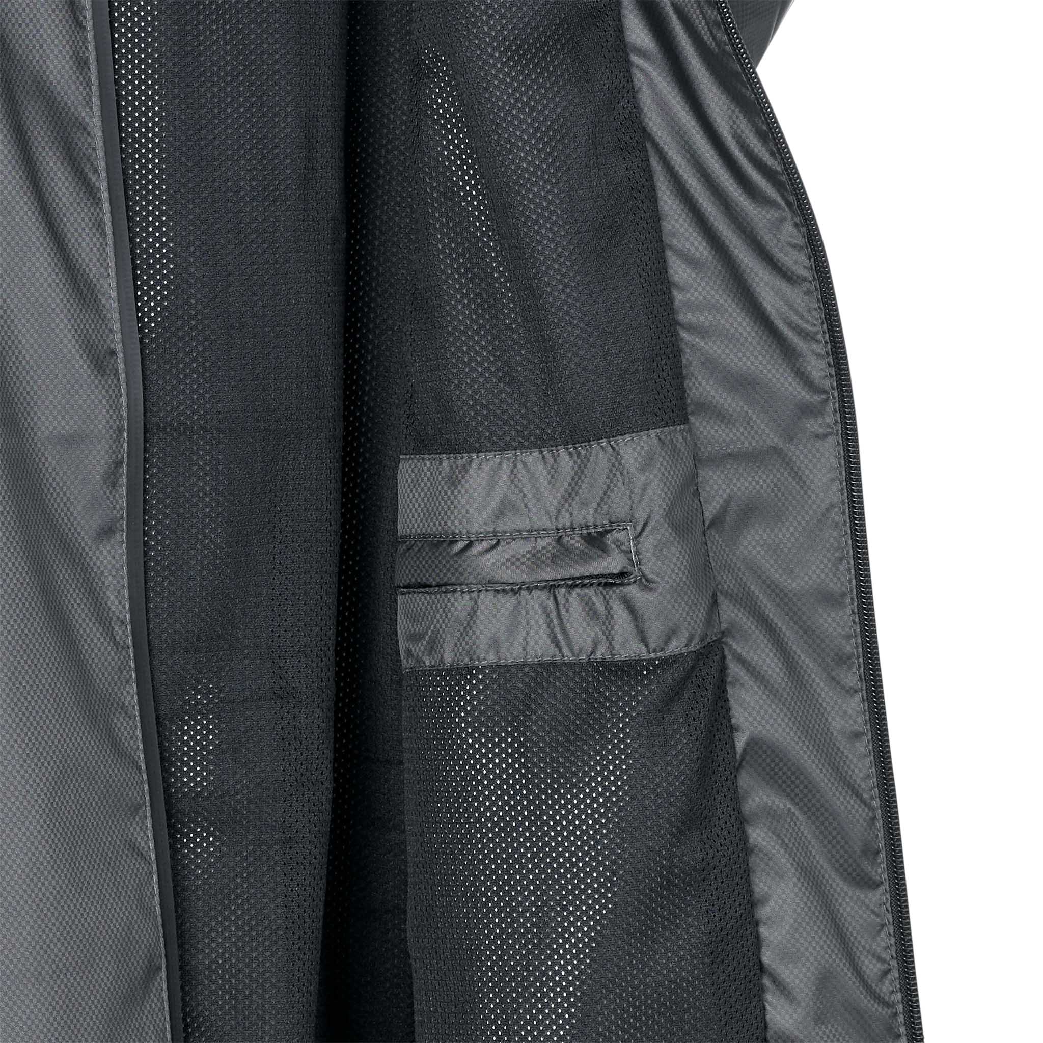 Närbild av grå All-weather jacket Monaco v24, Match & Training wear, med innerfoder i mesh och dragkedjeficka.