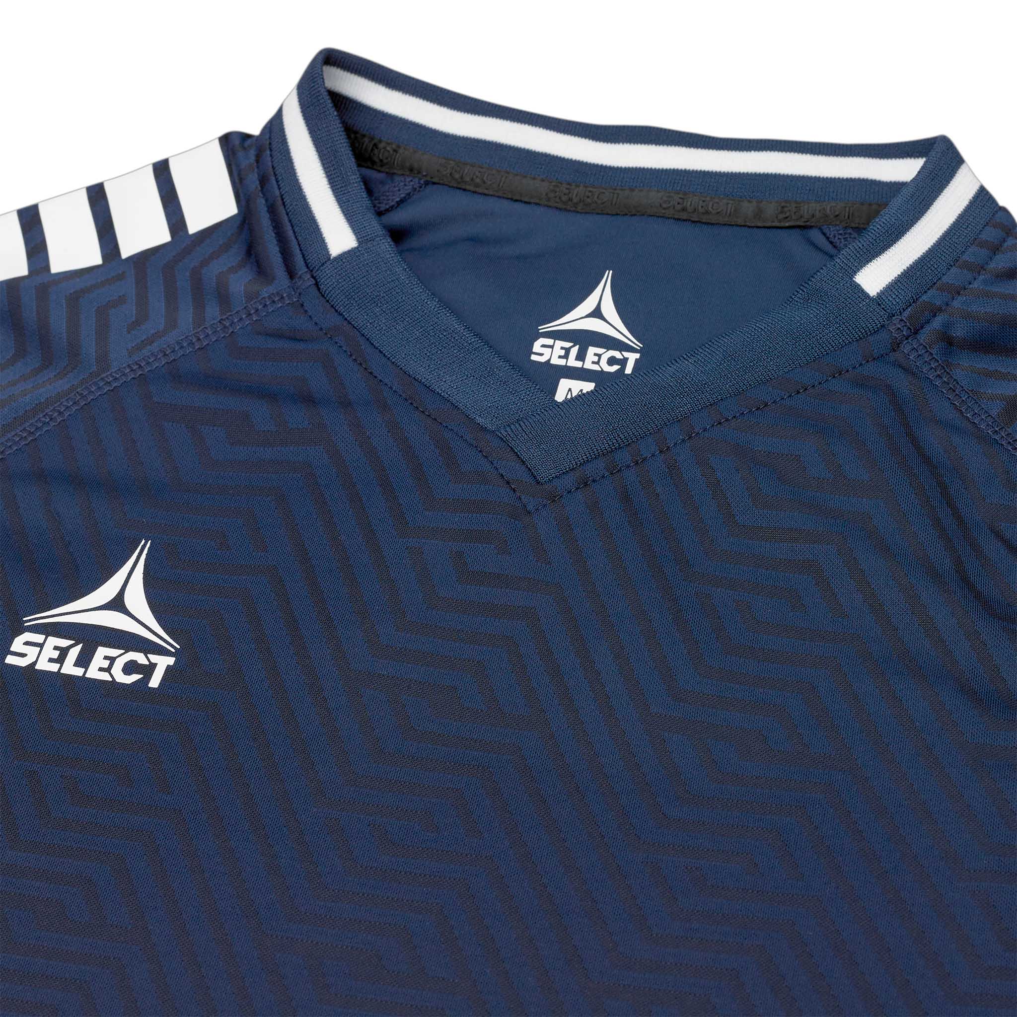 Närbild av marinblå Player shirt S/S Monaco v24 fotboll match- och träningskläder, vit kant och logga