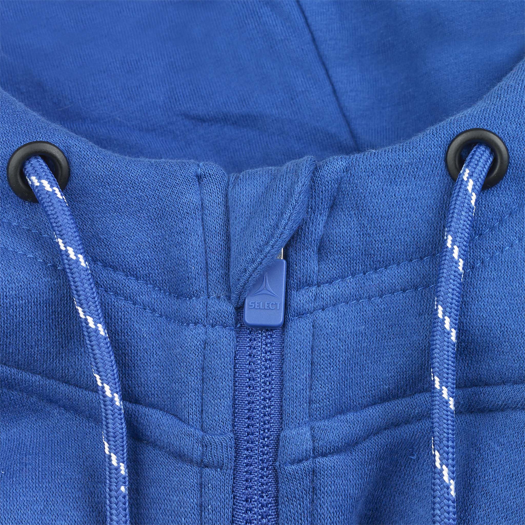 Närbild av blå Zip hoodie Oxford v25 fritidskläder med dragkedja, huva och snören.
