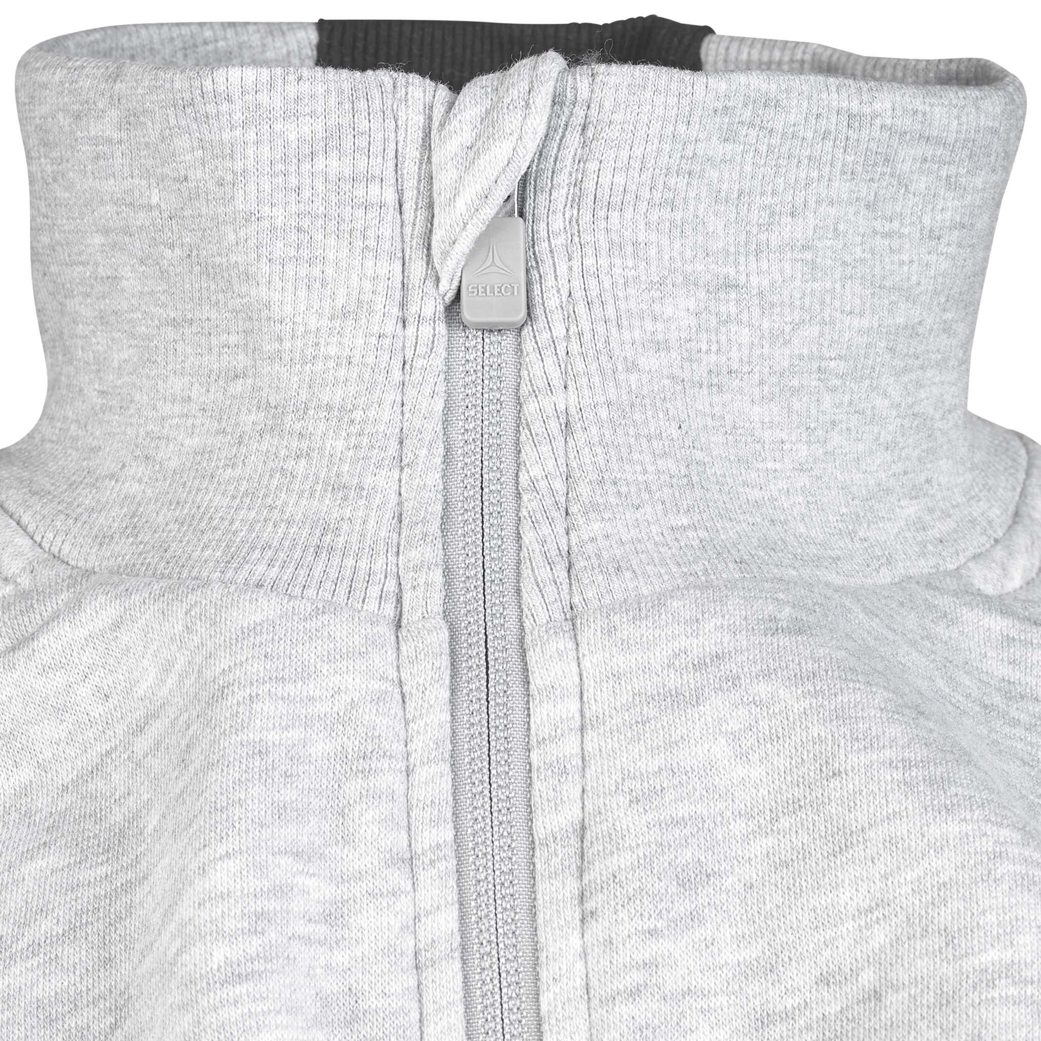 Närbild av grå Zip jacket Oxford v25 fritidskläder, visar krage och dragkedjedetalj