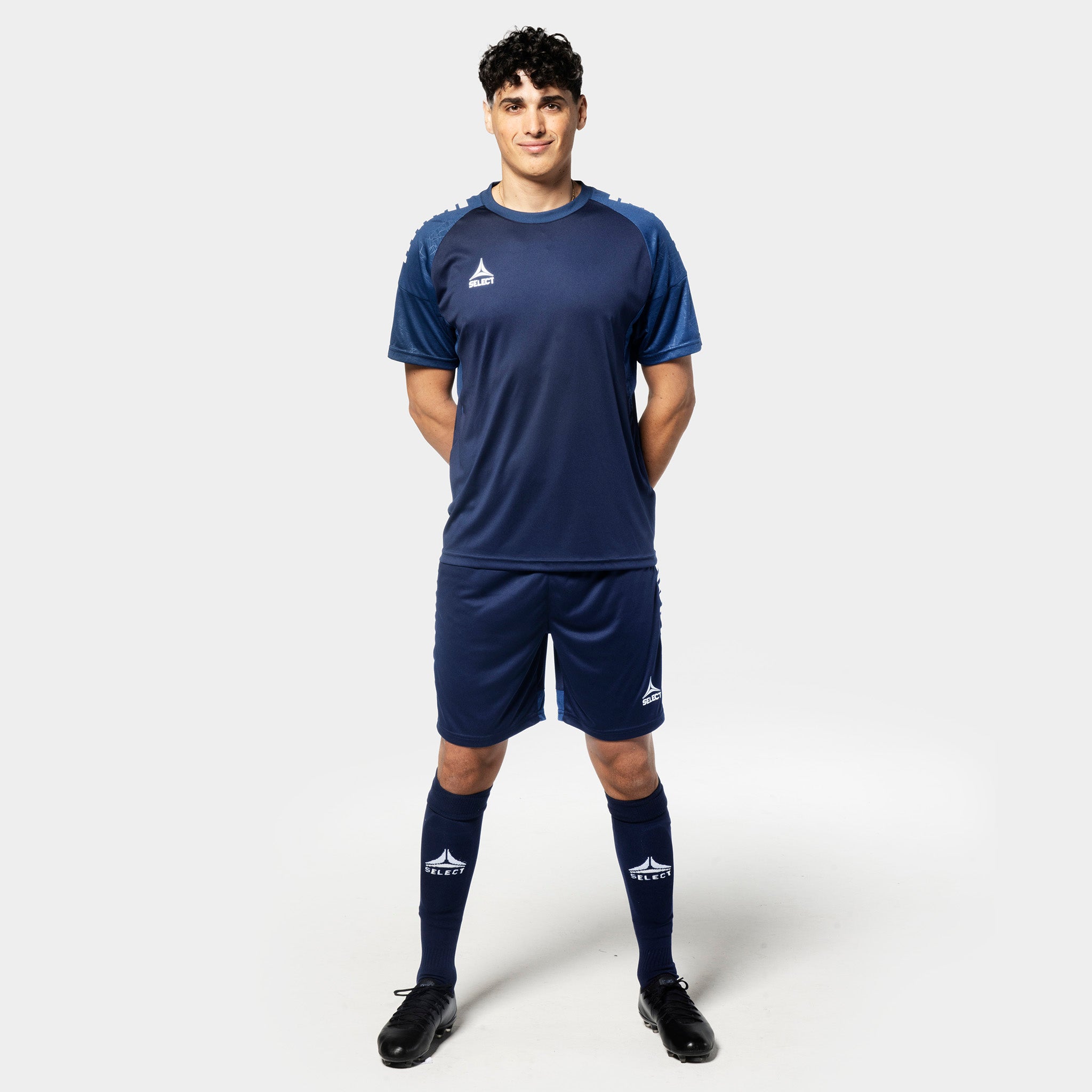 Manlig fotbollsspelare i marinblå Player shorts Spain v25, Match & Training wear, framifrån.