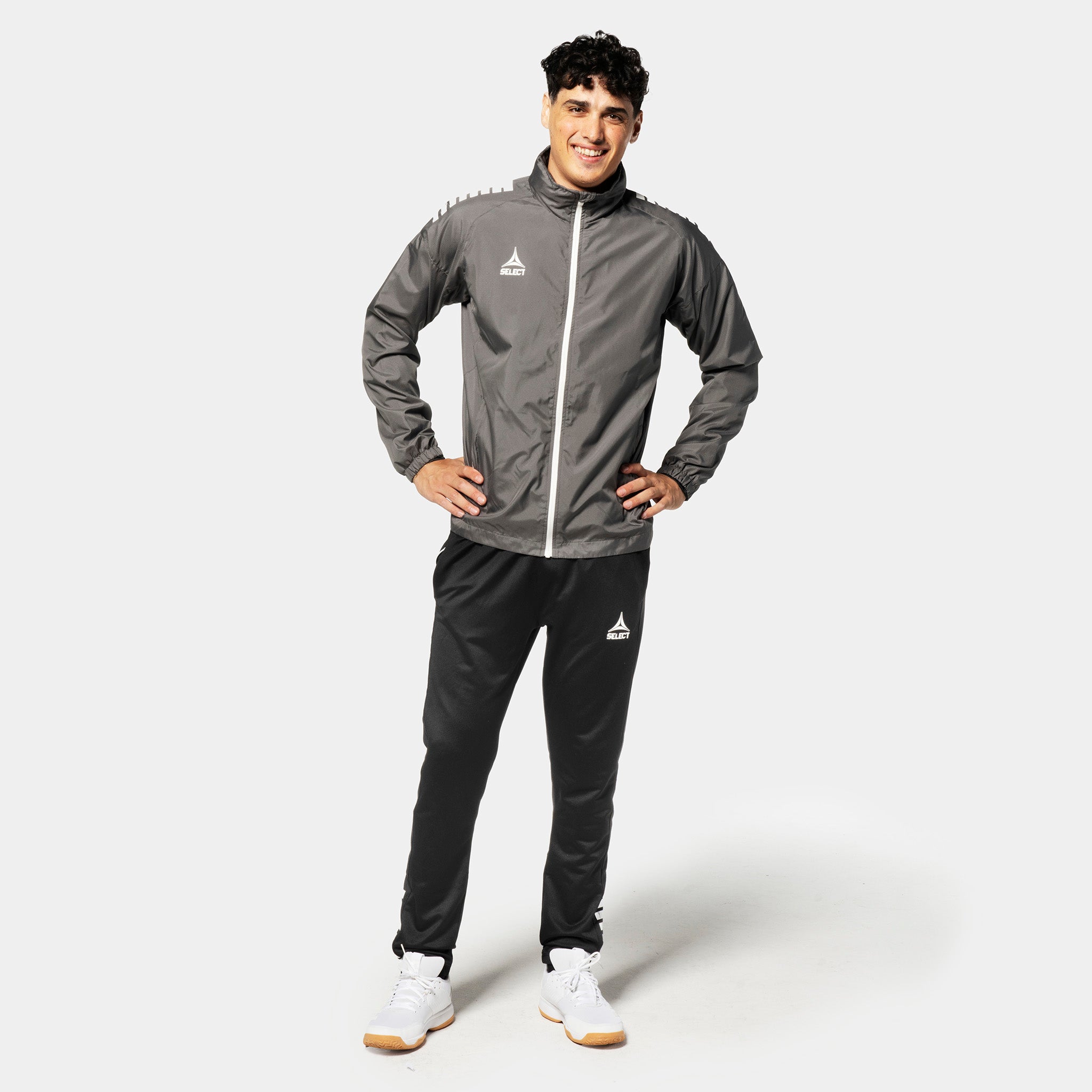 Spain Träningsbyxor regular fit #färg_ #färg_svart