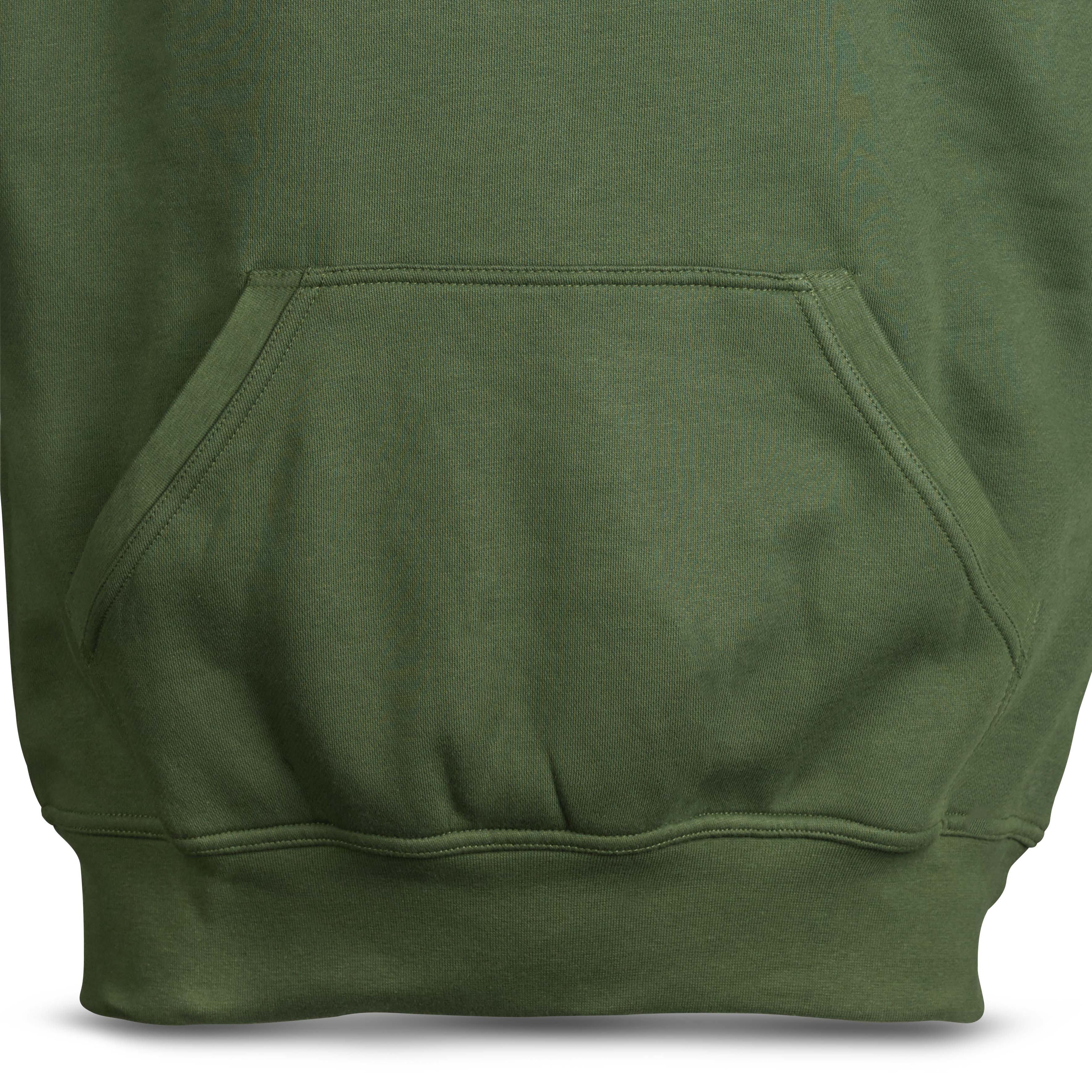 Närbild av grön Hoodie Basic Select v24 fritidskläder med känguruficka och ribbad kant.