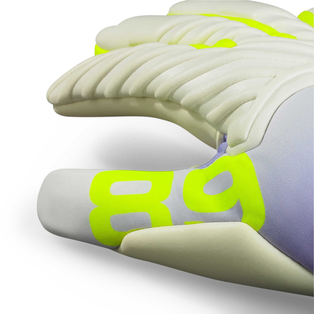 Nærbillede af GK Gloves 89 Women v26 målmandshandsker med hvid polstring, neongul "89" og grå håndryg.