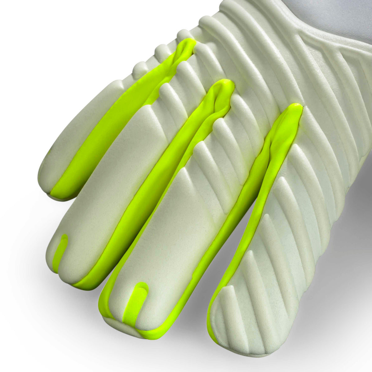 Nærbillede af GK gloves 89 Women v26 målmandshandsker med hvide fingre og neongule fingerribber.