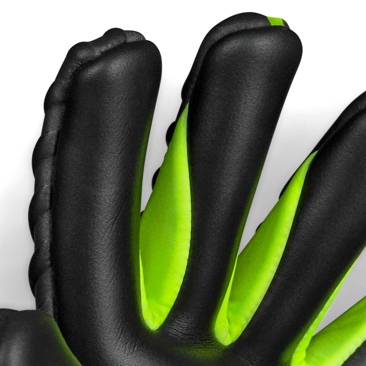Nærbillede af GK gloves 90 Flexi Pro v26 målmandshandsker med sorte og grønne fingerdetaljer.