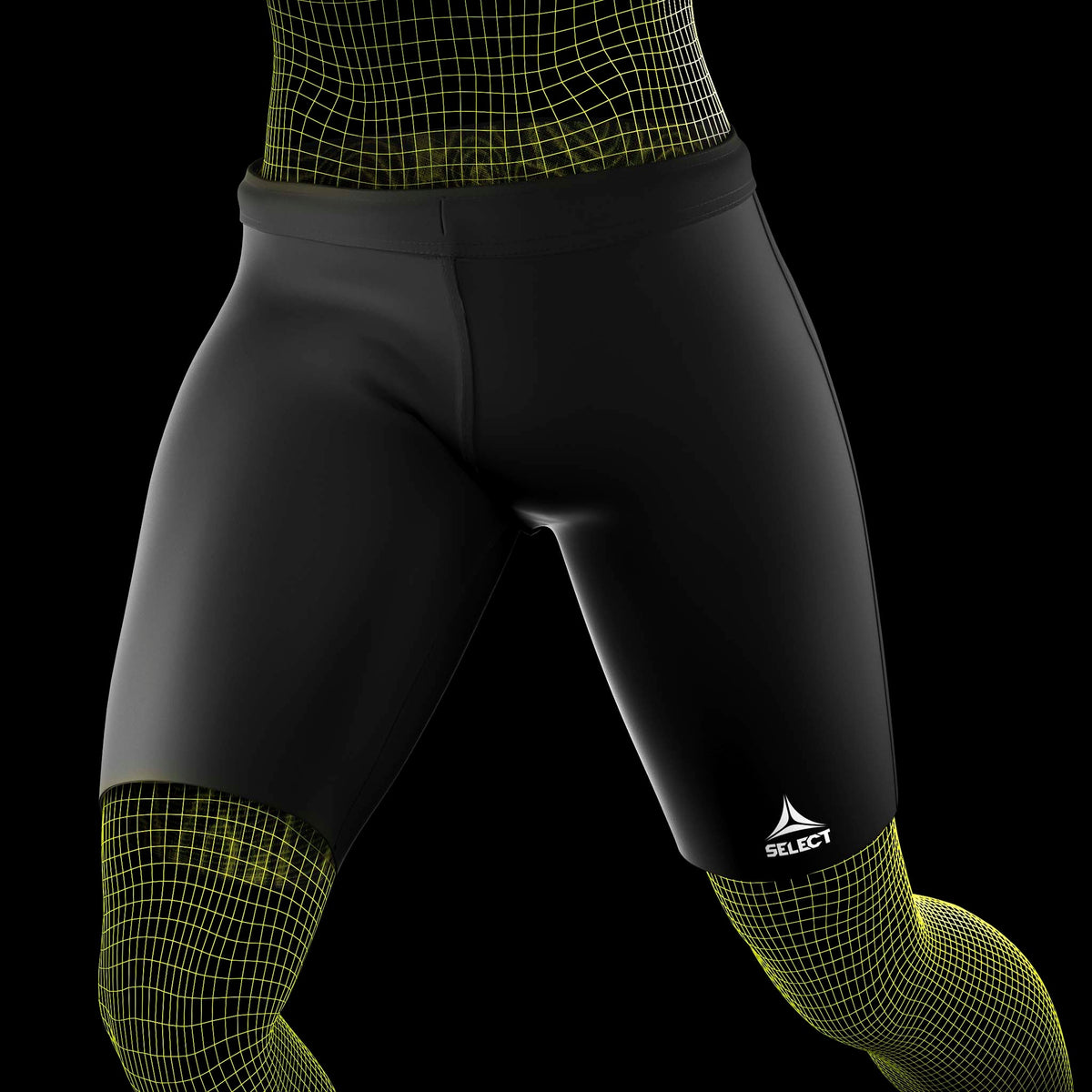 Framifrån av svarta Thermal Shorts sportstöd med vit logga, buren av en fotbollsspelare.