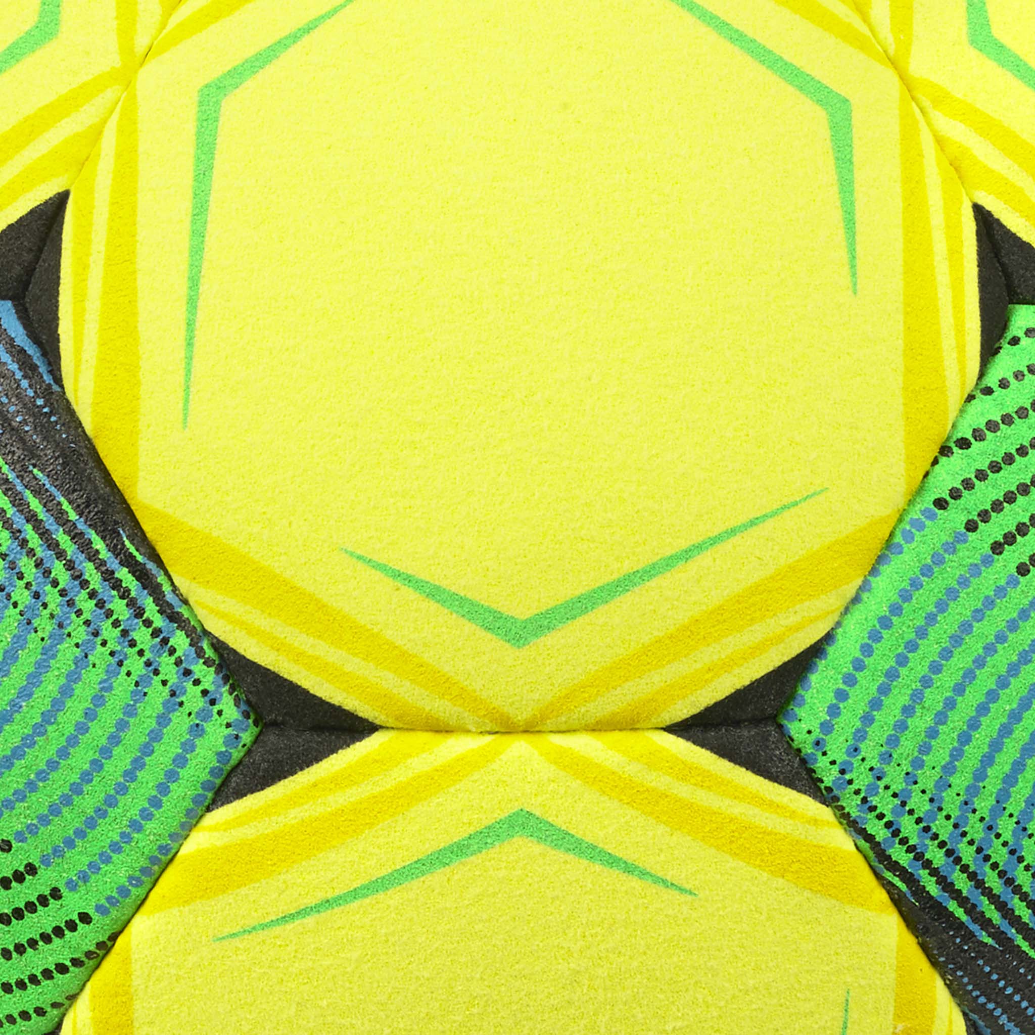 Närbild av Speed Indoor v26 fotboll med gul yta och gröna, blå och svarta paneldetaljer