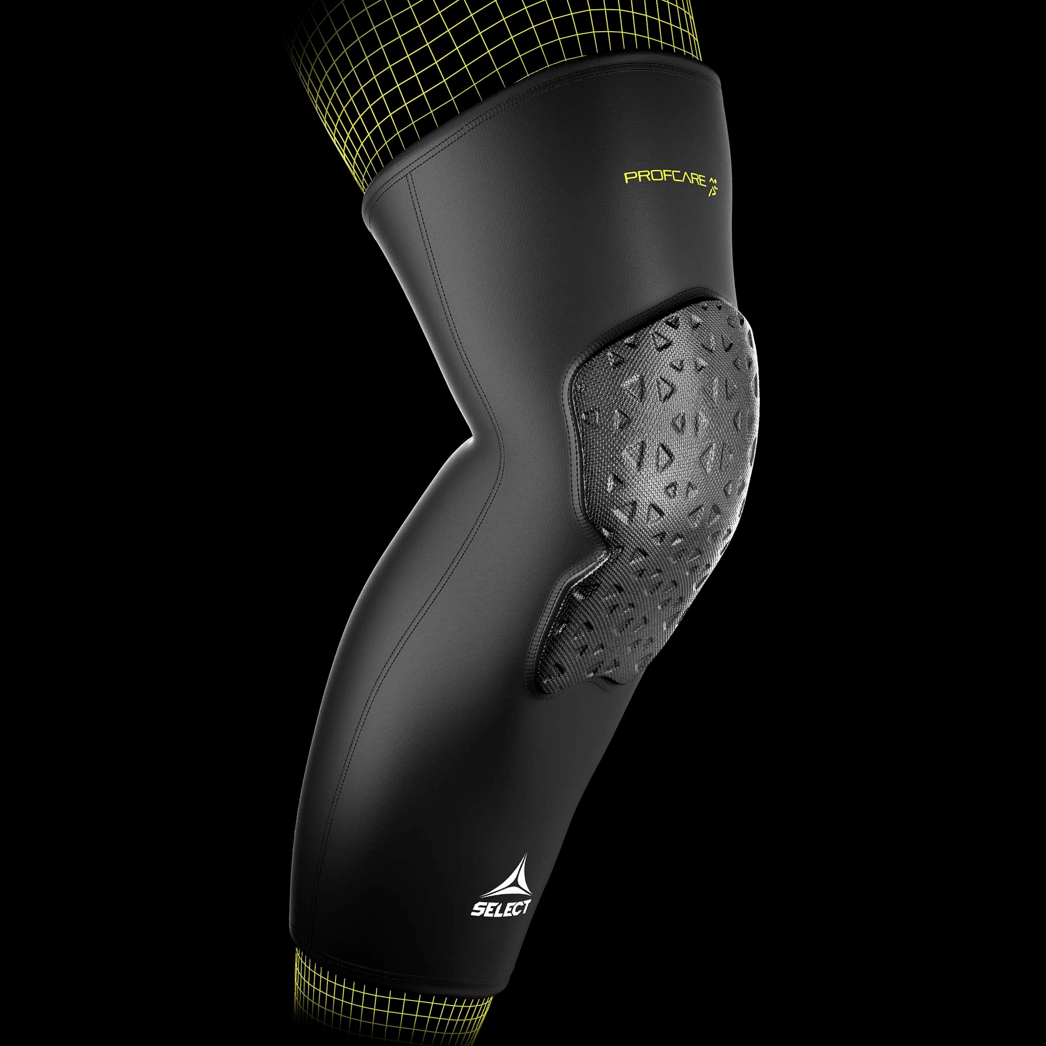Svart Compression knee support long 6253, Sports support, buren av en fotbollsspelare, modellbild